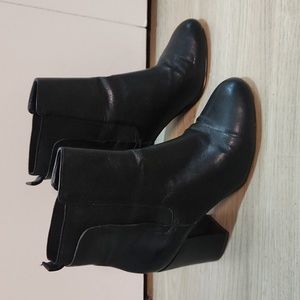Womens Leather Nine West Ankle Boot Size 6